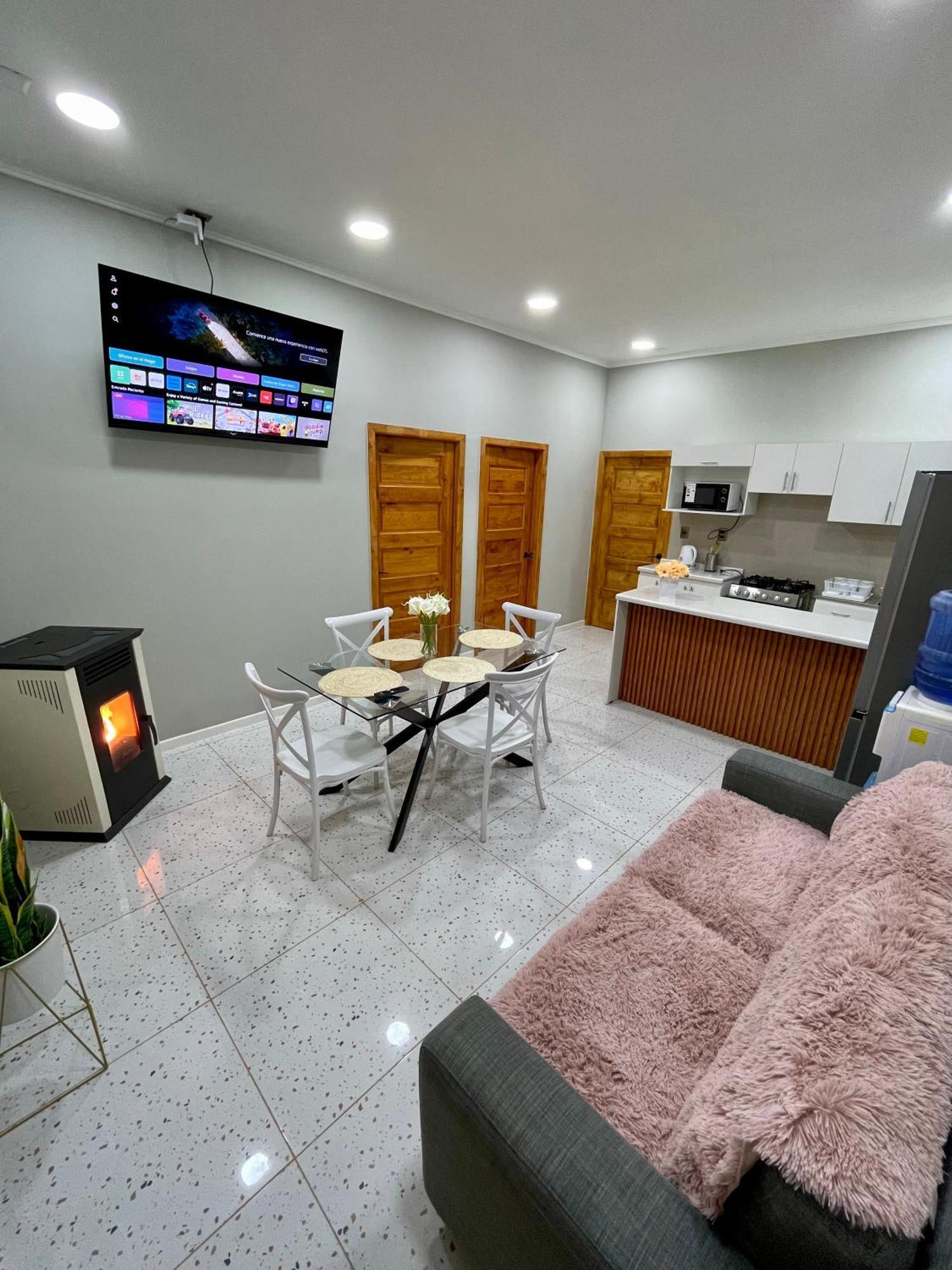 Alojamiento Rboy Las Mariposas Chillan Ngoại thất bức ảnh
